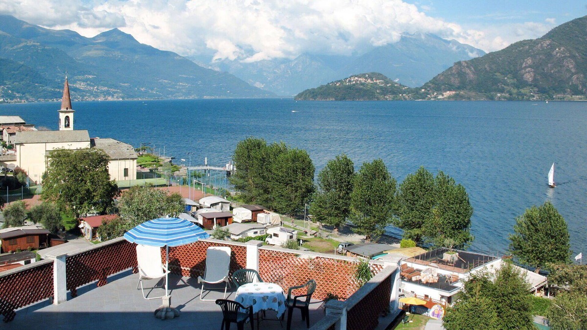Calozzo Apartment | Cosy apartment for 6 people with TV and terrace