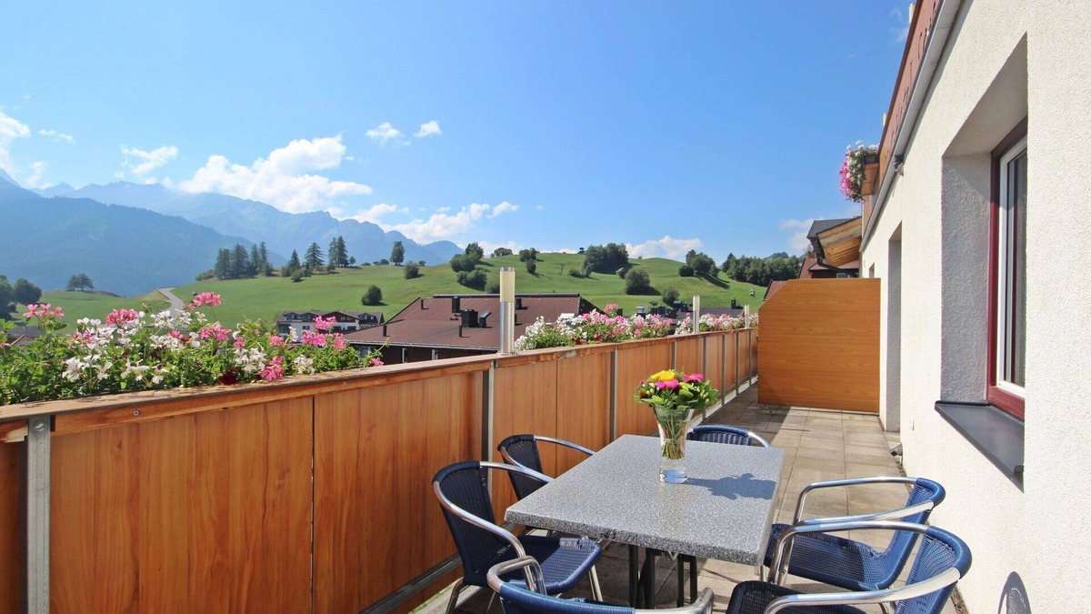 Ladis Apartment | Cosy apartment for 6 people with WIFI, TV, terrace and parking