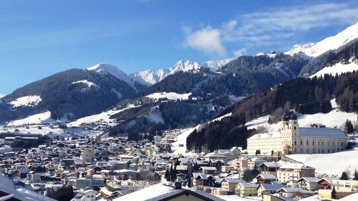 Disentis Apartment | Cosy apartment for 6 people with WIFI, TV, balcony and parking