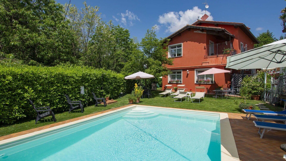 Marliana Apartment | Cosy apartment for 8 guests with pool, WIFI, TV, terrace and pets allowed