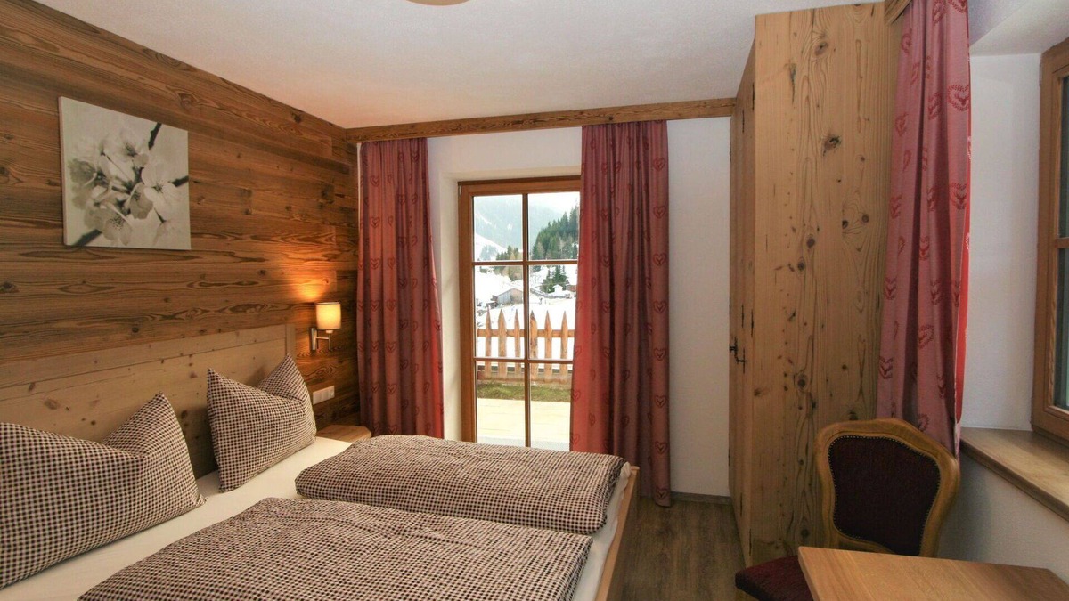 Wildschoenau Apartment | Cosy apartment for 10 guests with WIFI, TV, patio and parking