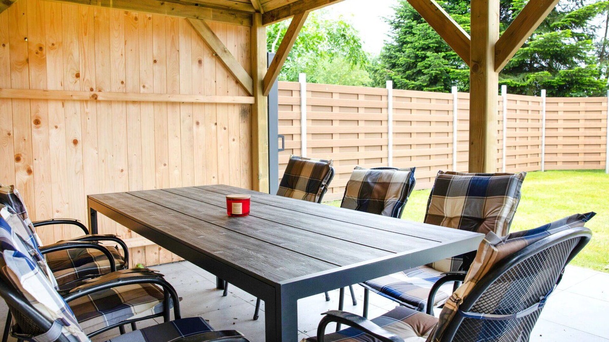 Oberndorf Apartment | Cosy apartment for 4 people with WIFI, TV, patio and parking