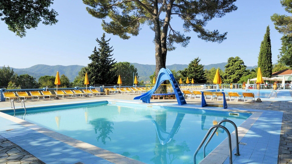 Villanova d'Albenga House | Cosy apartment in villa for 5 people with WIFI, A/C, pool, TV, patio, pets allowed and parking