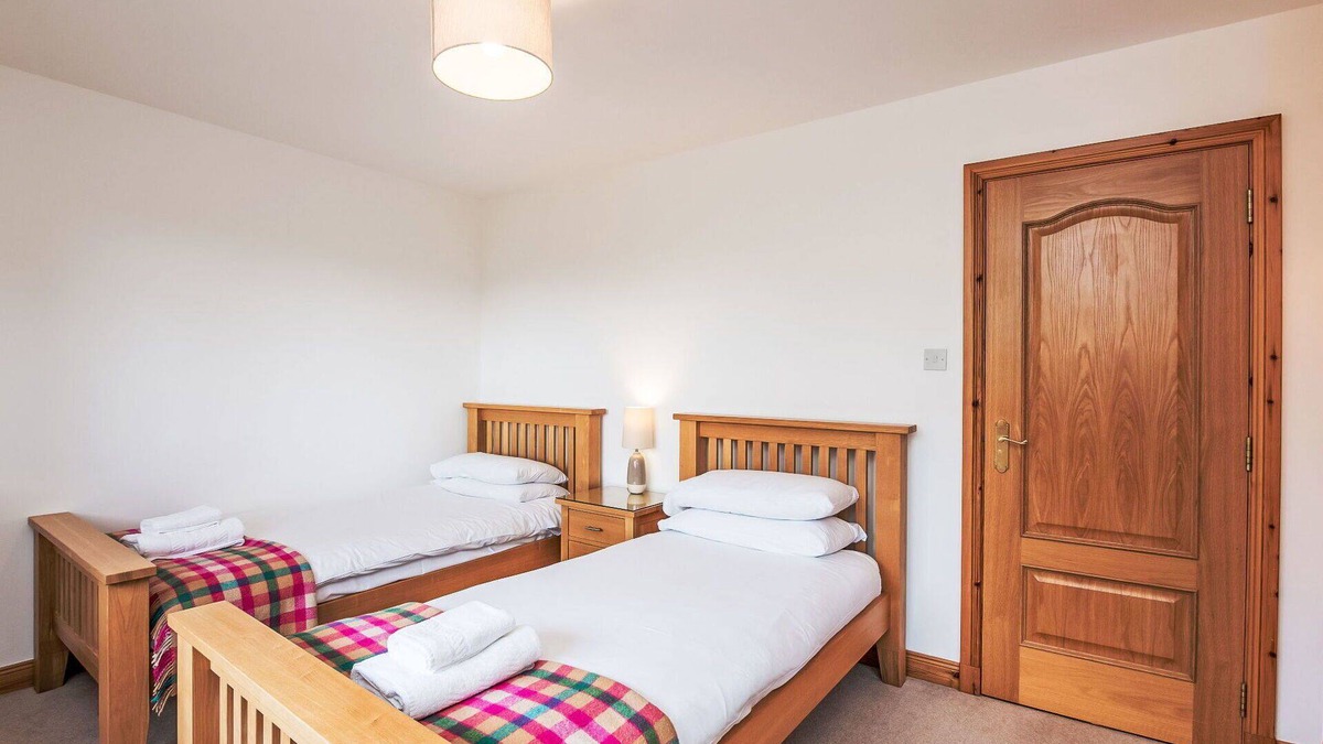 East Lewiston House | Cosy apartment in villa for 6 people with WIFI, TV, patio and panoramic view