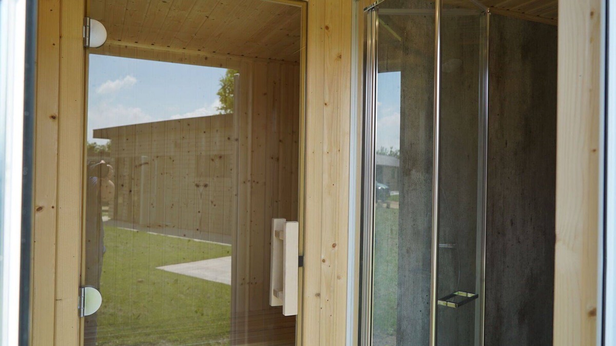 Vleteren House | Cosy apartment in villa for 4 guests with WIFI, TV and terrace