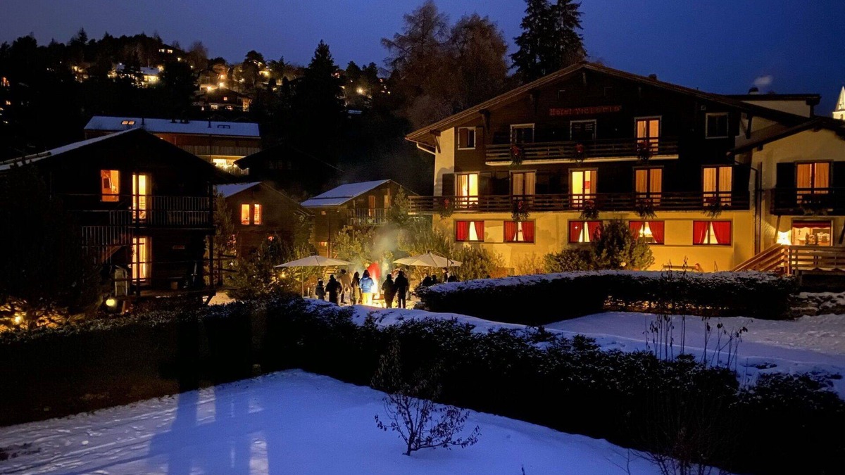 Vercorin House | Cosy apartment in villa for 15 people with hot tub, WIFI, terrace and parking