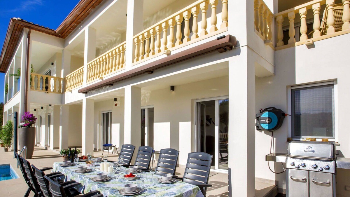Alcalali Villa | Cosy apartment in villa with A/C, WIFI, private pool, TV, patio, pets allowed and panoramic view