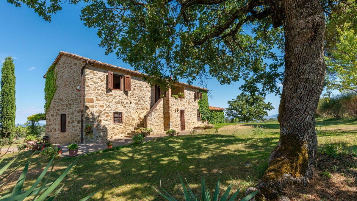 Scansano Villa | Cosy apartment in villa for 8 people with WIFI, TV, terrace, pets allowed and parking
