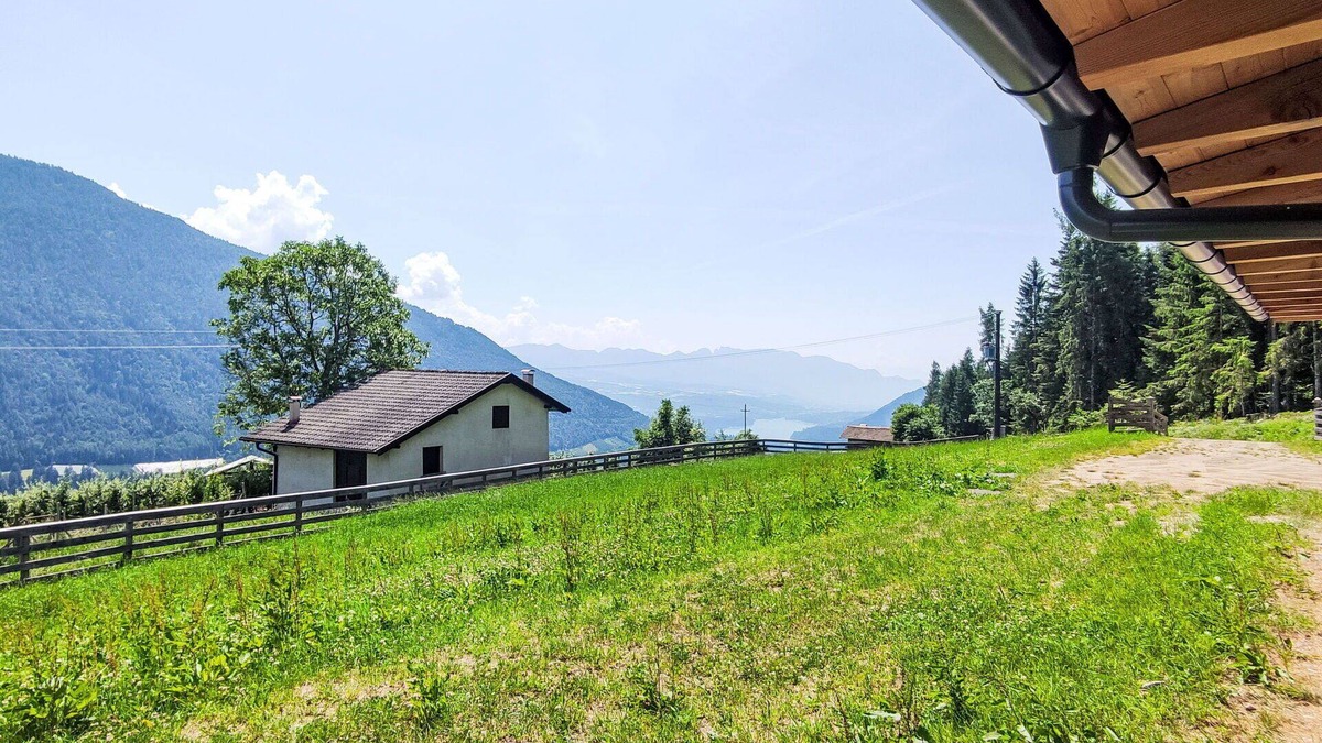 Livo Villa | Cosy apartment in villa for 4 people with WIFI, TV, patio and panoramic view