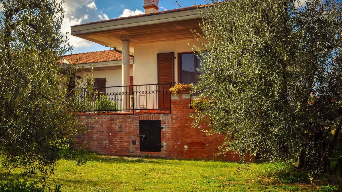 Pergine Valdarno Apartment | Cosy apartment for 4 guests with WIFI, TV, patio and parking, close to Arezzo
