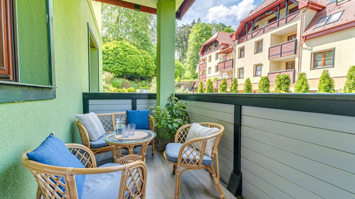 Polanica-Zdroj Apartment | Cosy apartment for 4 guests with WIFI, TV, balcony, pets allowed and parking
