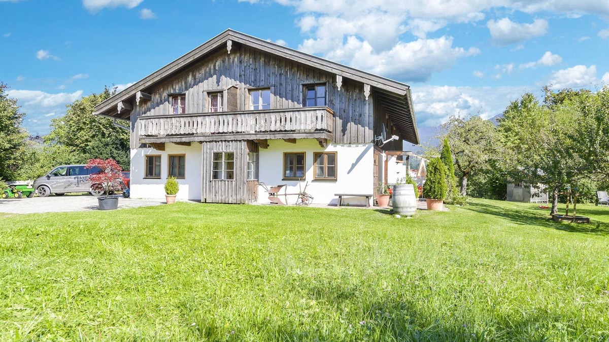Lenggries Apartment | Cosy Apartment "Seekaralm" with Balcony, Garden & Wi-Fi