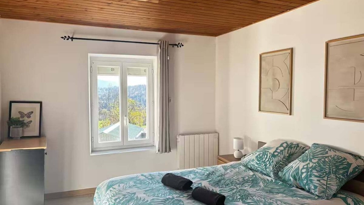 Echallon Apartment | Cosy apartment with mountain view, nature & ski nearby