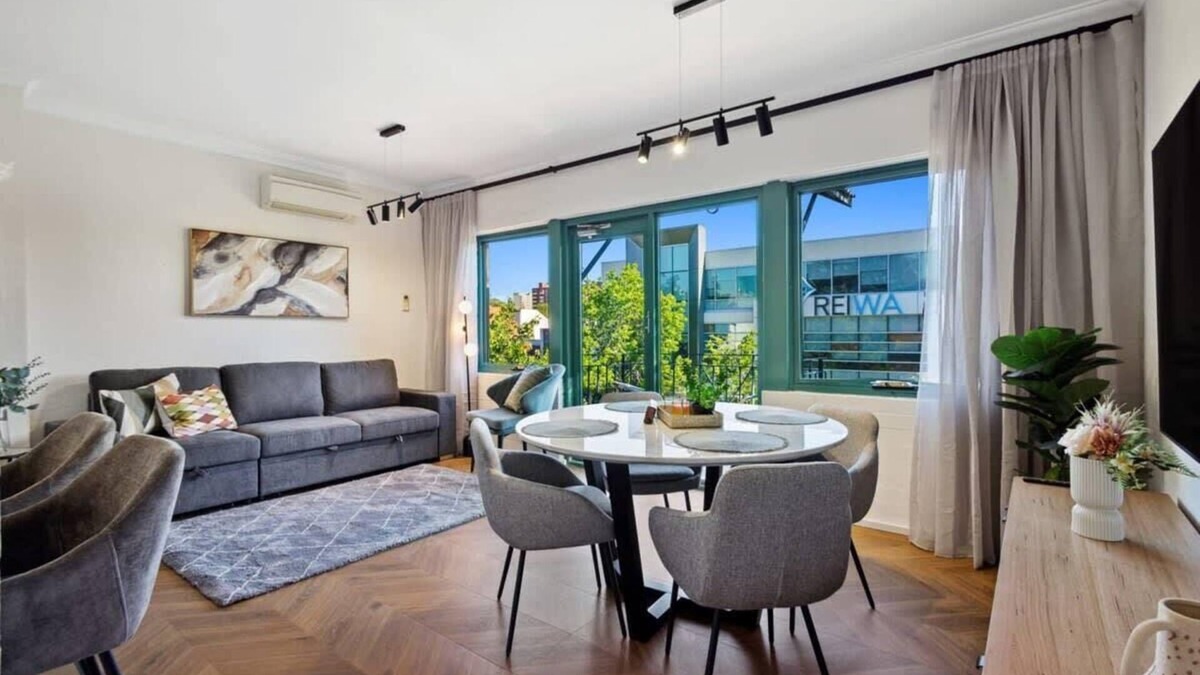 Subiaco Apartment | Cosy Apt in Subiaco with Free Parking