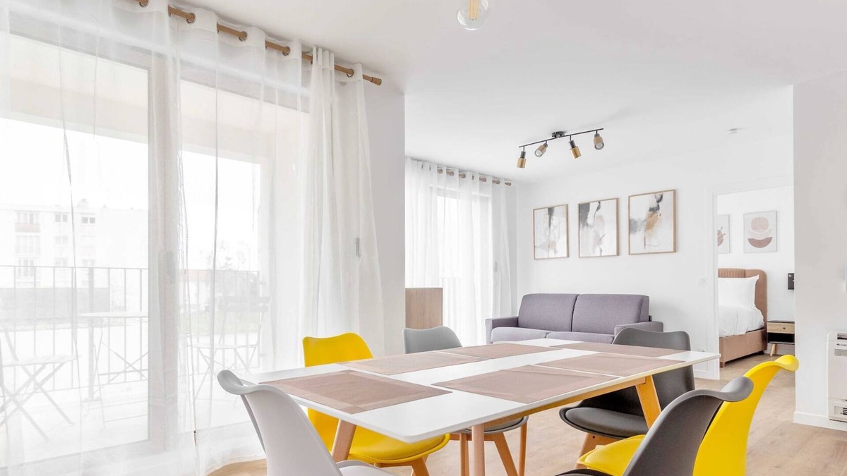 Champigny-sur-Marne Apartment | Cosy Apt with Balcony -6P-Proche Disney/Paris