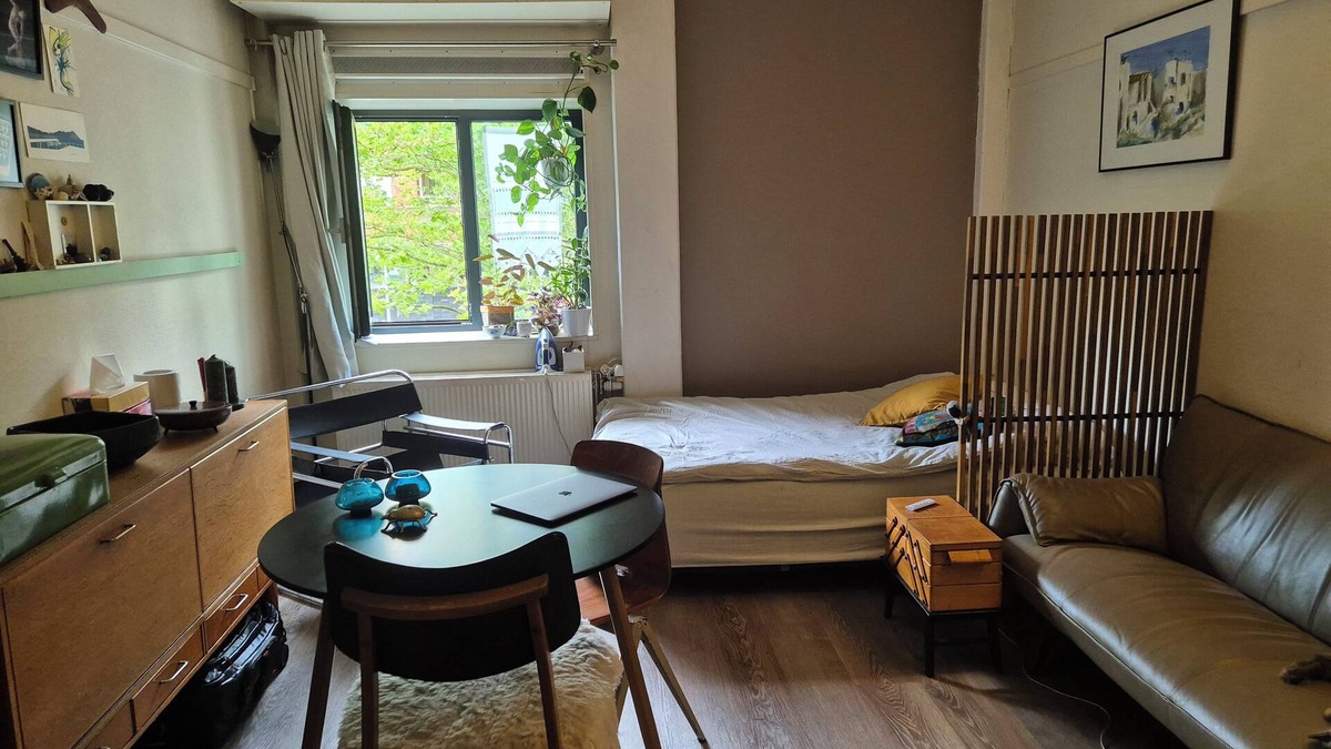 Westlandgracht Apartment | Cosy Artsy Amsterdam Studio, new residential hood