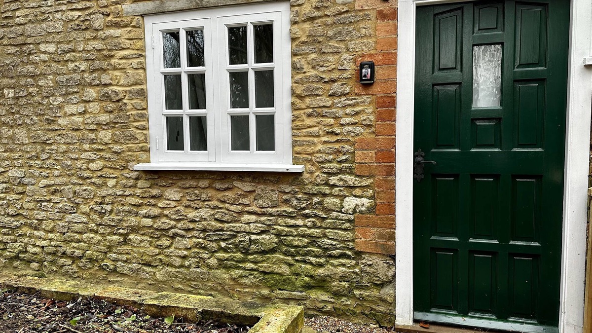 Bicester House | Cosy barn conversion in quiet village location within 5 minutes of Bicester.
