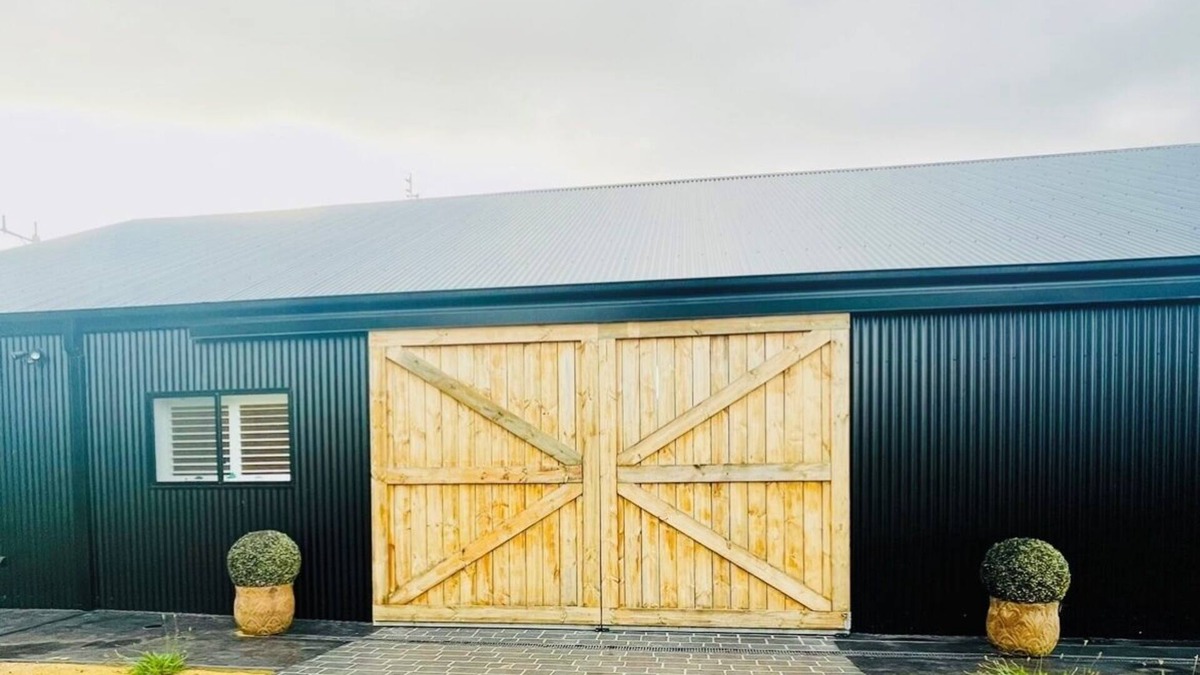 Elphinstone House | Cosy Barn/Farm Stay/Private Horse-equine Oasis