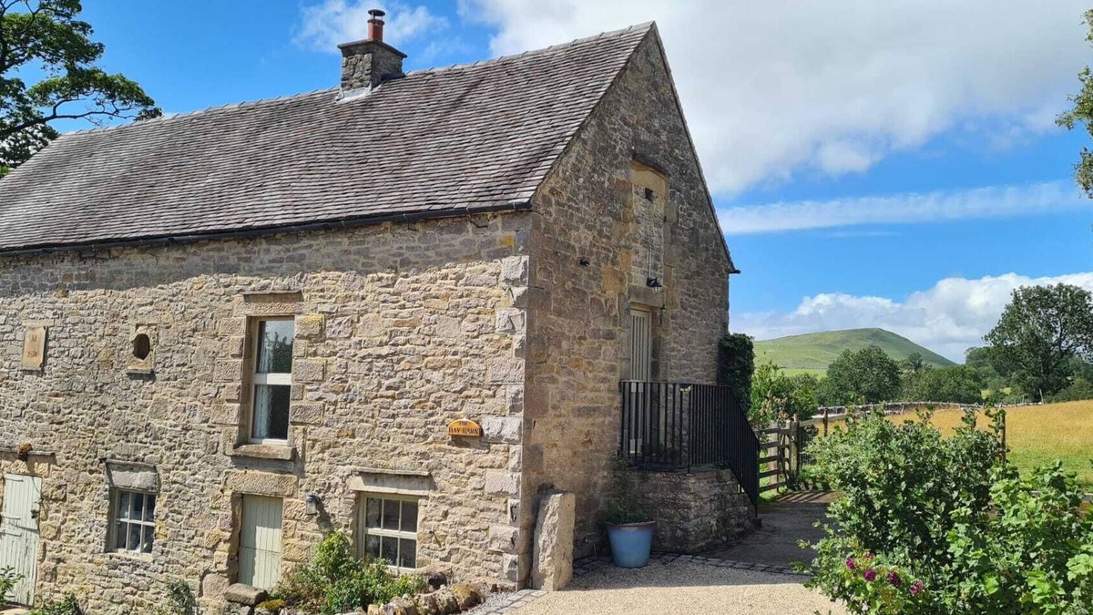 Alstonfield House | Cosy Barn in The Peak District National Park - ideal for walkers. Dog friendly .