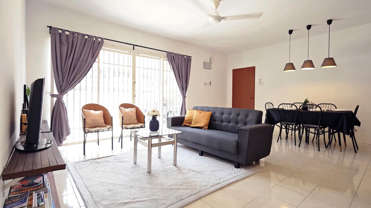 Simpang Ampat House | Cosy Batu Kawan Homestay 8 pax ~ 5 mins to Design Village & IKEA ~ Entire Home