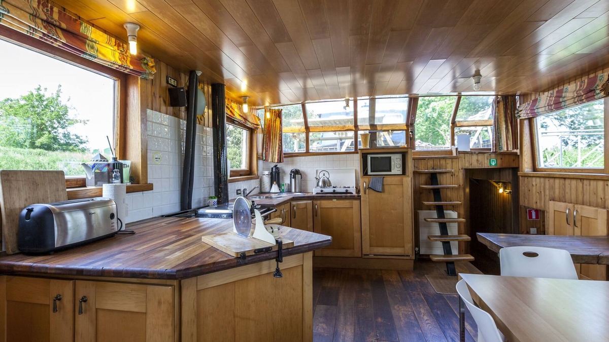 Merkem Boat Rental | Cosy Boat in Merkem with Terrace