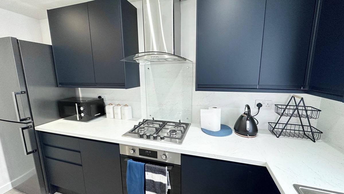 Lee House | Cosy Brand New 3-Bedroom Home in London - Perfect for Families & groups