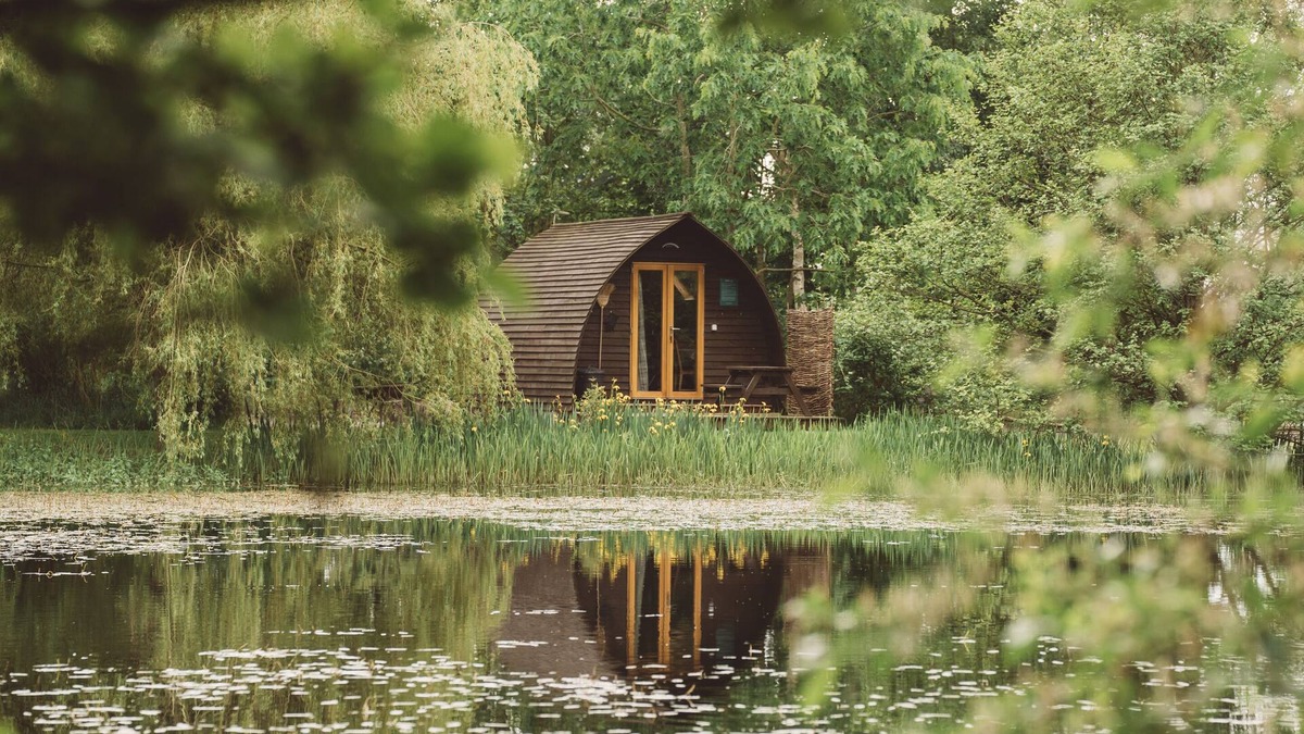 Storwood Cabin | Cosy Cabin in Idyllic Woodland Setting