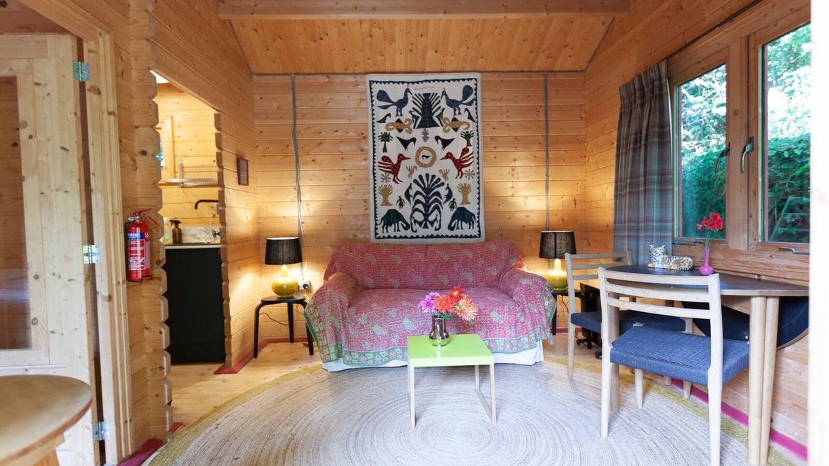 Bridport Cabin | Cosy Cabin in stunning Thomas Hardy countryside 5 miles from the Jurassic Coast.
