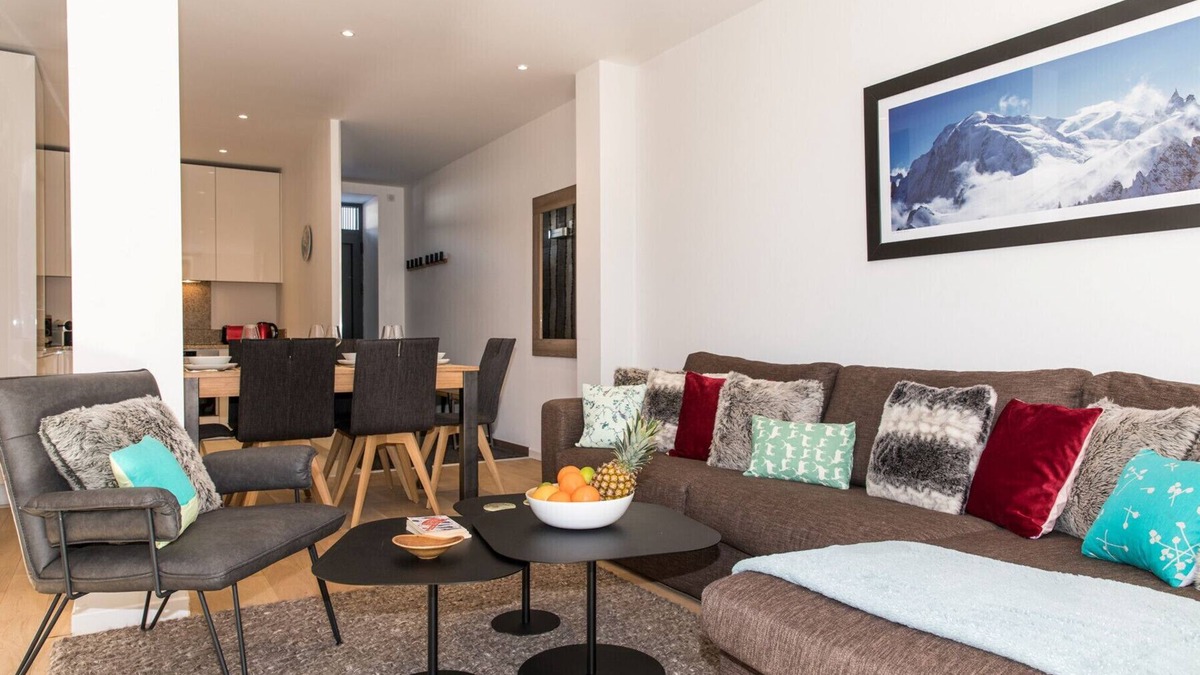 Chamonix City Centre Apartment | Cosy Central Apartment with Terrace