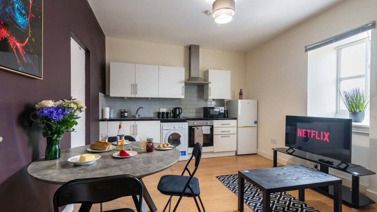 Adamsdown Apartment | Cosy Central Apartment in the Heart of Cardiff