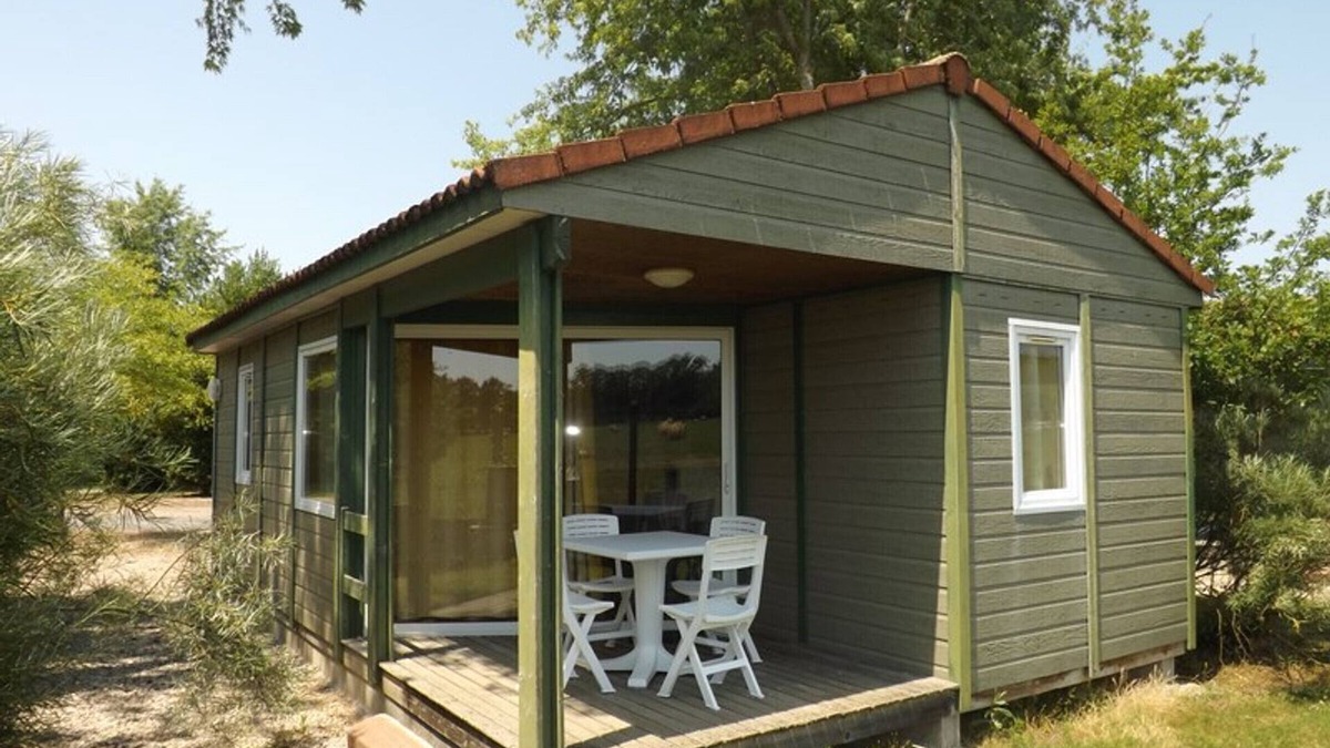 Maurs Cottage | Cosy Chalet 4 Guests, Pool & Patio, Near Maurs' Amenities