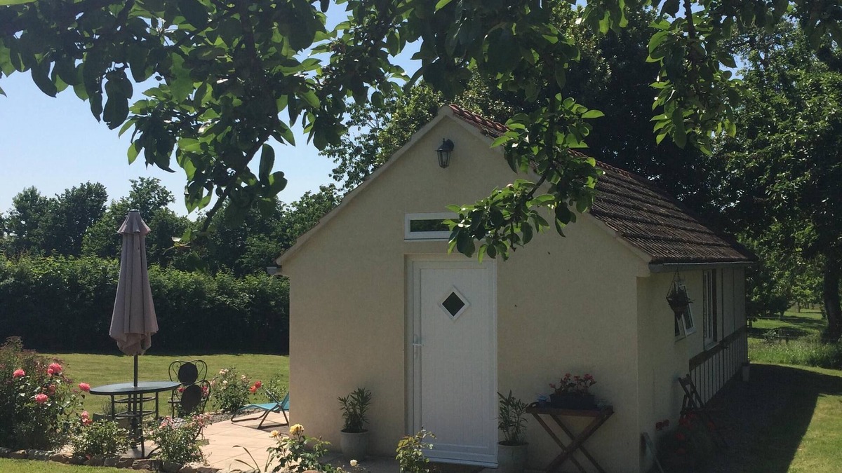 Romagny-Fontenay Ski Chalet | Cosy Chalet - Sleeps 2-3, Peaceful Setting, 5kms To Shops,Linen/Towels Included