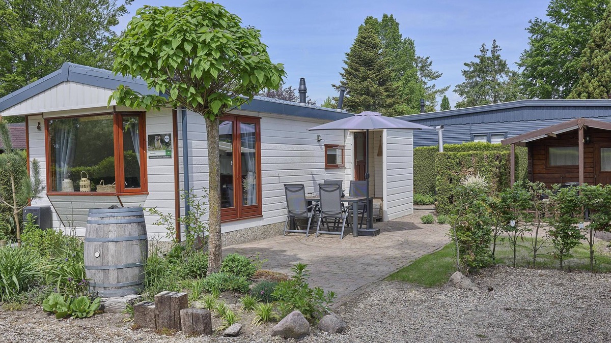 Hulshorst House | Cosy chalet with a hot tub on the Veluwe