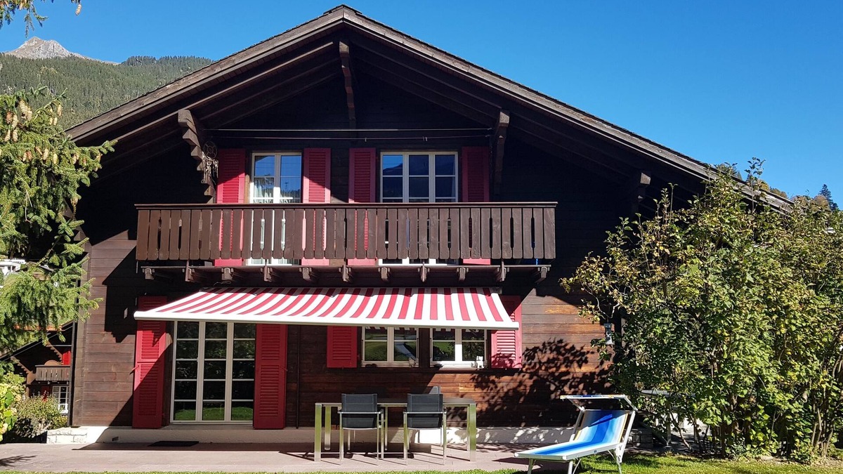 Grindelwald Ski Chalet | Cosy Chalet with big garden and mountain view, garage/Free WIFI