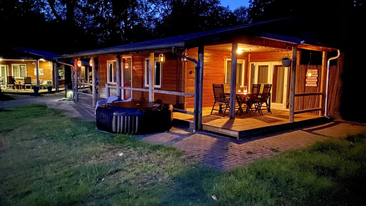 Erm Ski Chalet | Cosy chalet with jacuzzi, 50 metres from a beautiful swimming lake