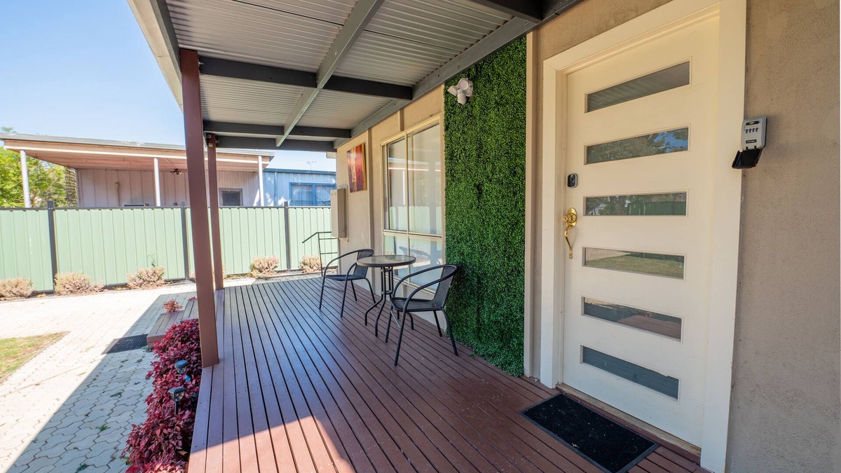 Corio House | Cosy, Cheerful 3 Bedroom Home