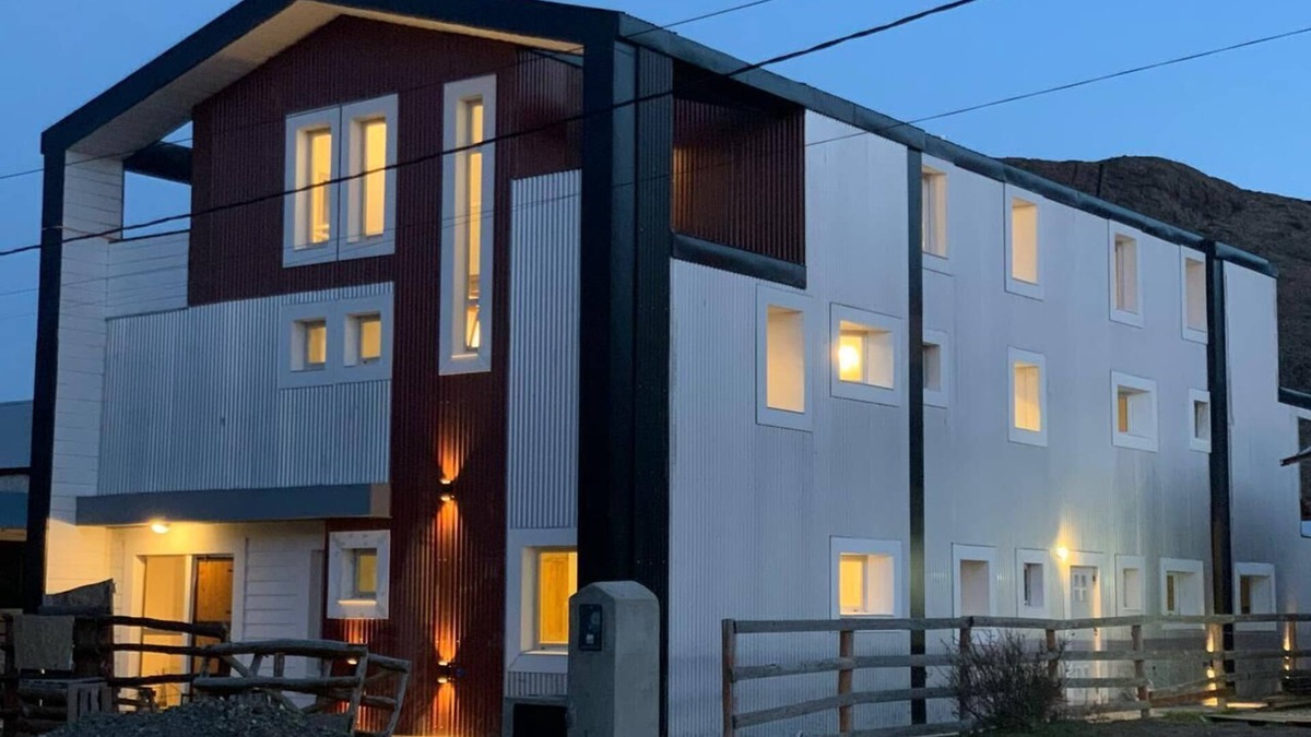 El Chalten Apartment | Cosy comfy double studio with full kitchen and bathroom, linen, wifi, cleaning