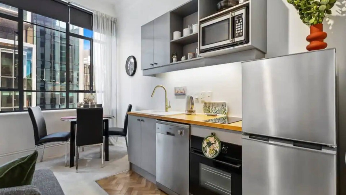 Auckland Central Business District House | Cosy & Comfy studio on Queen St. by Zodiak Stays
