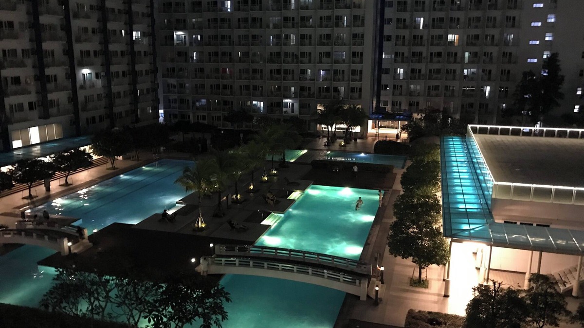 Valenzuela Condo | Cosy Condo with Balcony at Makati SM Jazz