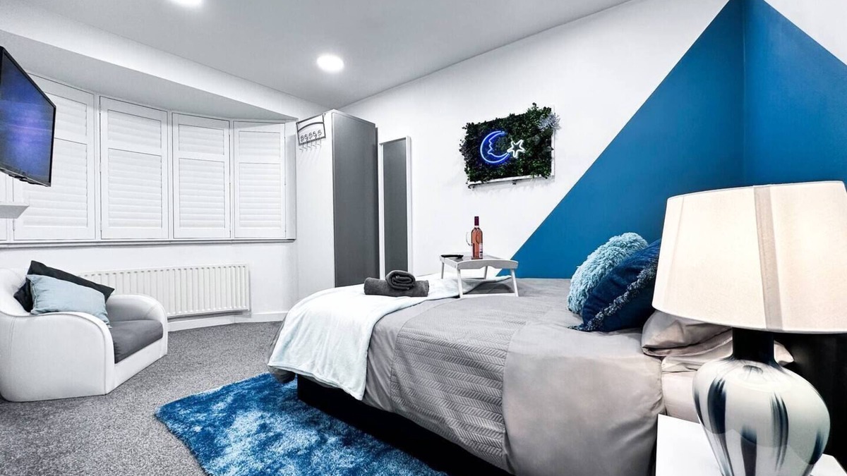 Enfield Highway Apartment | Cosy Contemporary Apartment - Brimsdown, Enfield