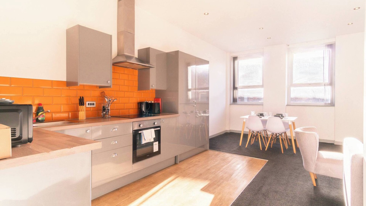 Blackburn Apartment | Cosy & Convenient Central Blackburn 2BED Apartment