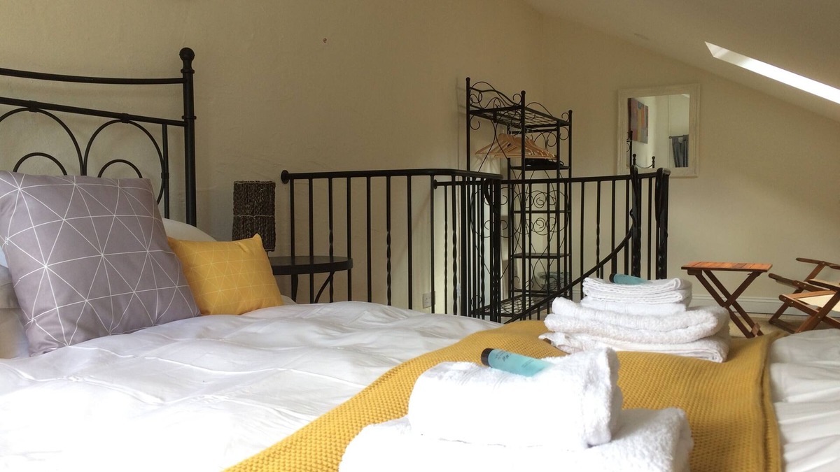Probus Apartment | Cosy Cornish Bolt Hole, Pet Friendly
