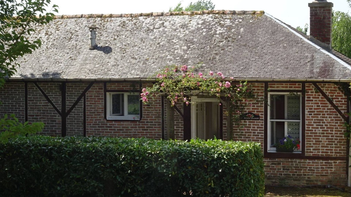 Juvigny-sous-Andaine Cottage | Cosy Cottage in French Countryside