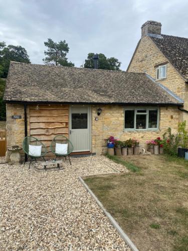Chipping Norton House | Cosy Cotswolds Self-Contained One Bedroom Cottage