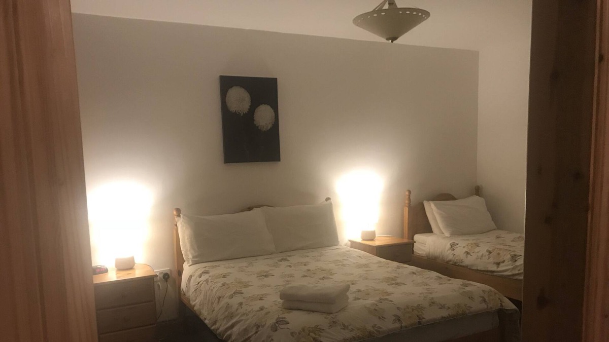 Lisburn Cottage | Cosy Cottage 20 min Belfast/accessible for main tourist sites, WiFi, Parking