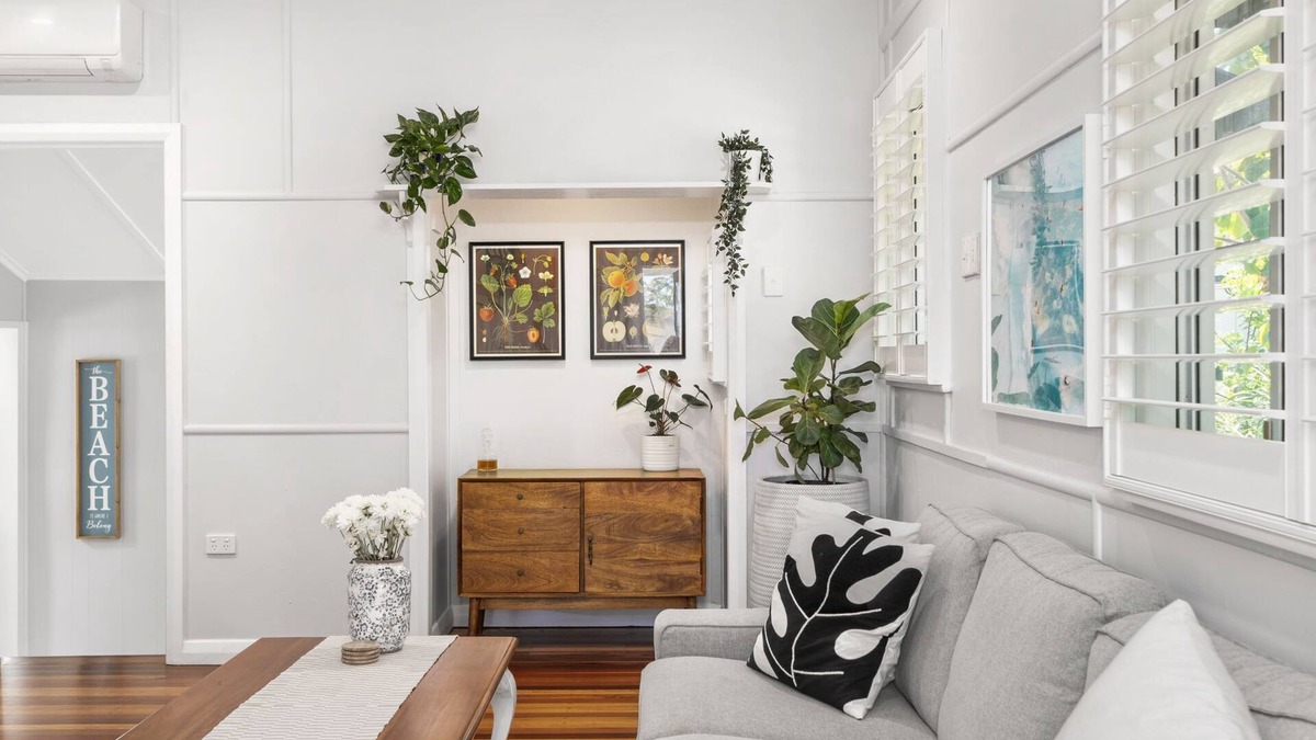 Scarborough House | Cosy Cottage at Scarborough Beach