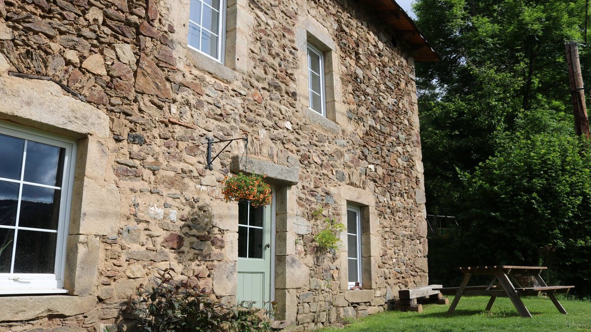 Laval-sur-Doulon Cottage | Cosy cottage in the beautiful Livradois Forest Auvergne