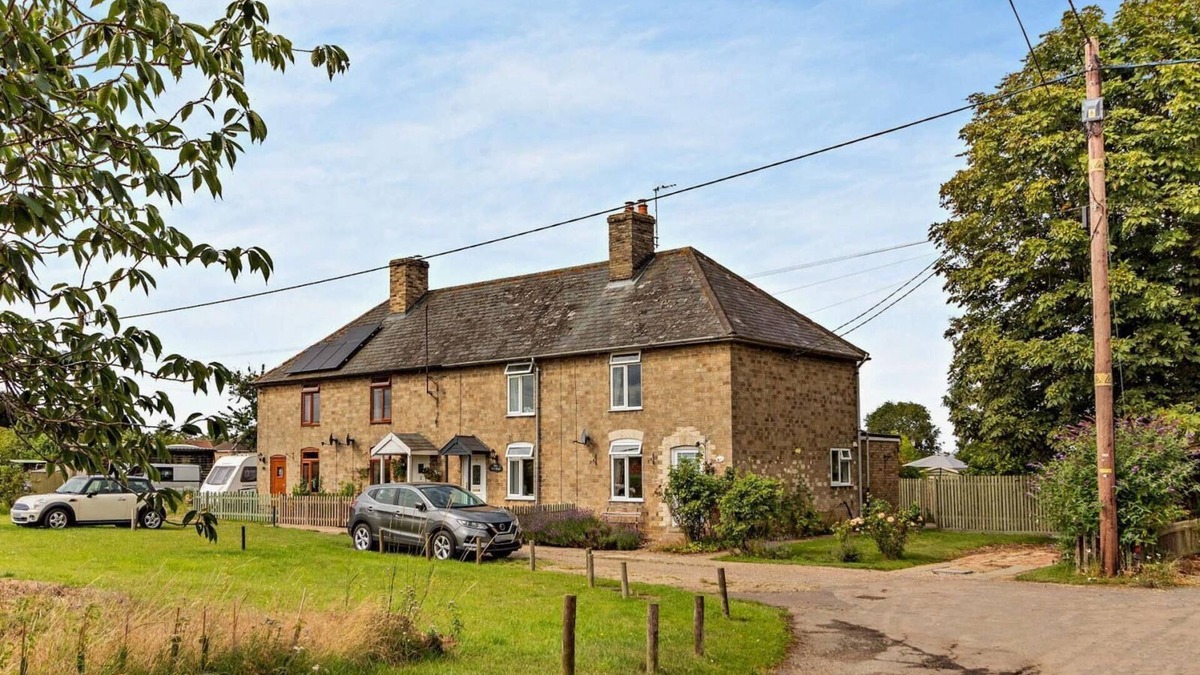 Stowmarket Cottage | Cosy cottage in Suffolk countryside