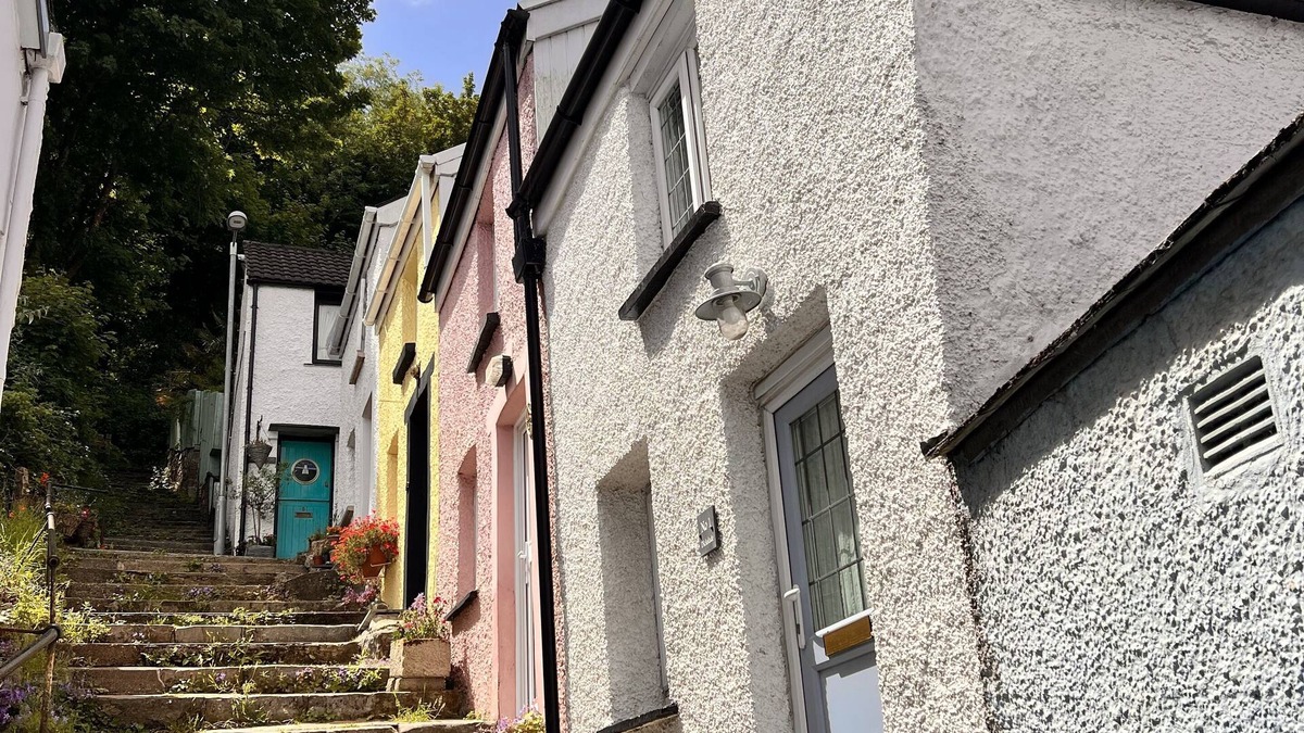 Skewen Cottage | Cosy cottage in the heart of Mumbles, sleeps two with sea view