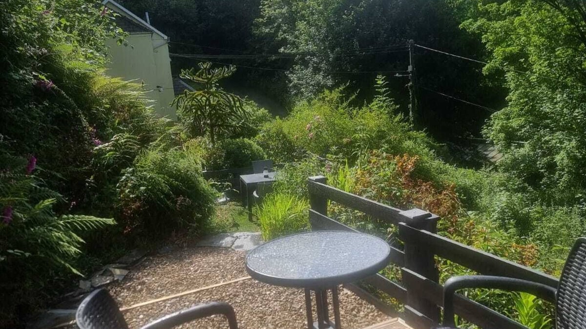 Cilgerran House | Cosy Cottage overlooking the Teifi Gorge